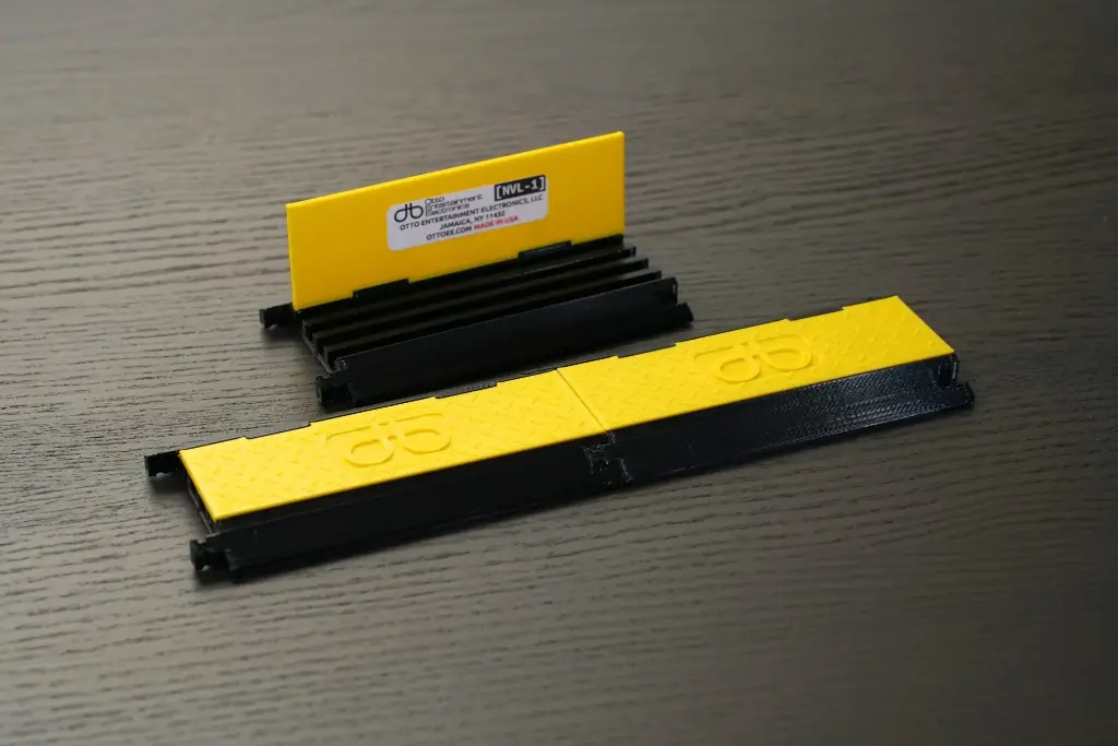 [NVL-1] Miniature Desktop Cable Ramp